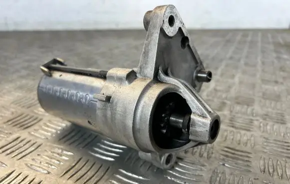 Peugeot 5008 Starter motor EF1D20 220429