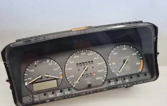 Speedometer (instrument cluster)