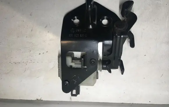 Skoda Octavia Mk2 (1Z) Tailgate/trunk/boot lock/catch/latch 1Z0827511C