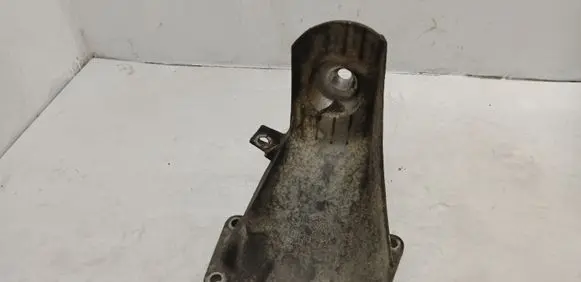 BMW 5 E60 E61 Engine mounting bracket 6761150