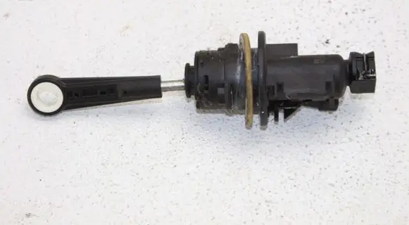 Audi A4 S4 B8 8K Clutch master cylinder 8K2721401E