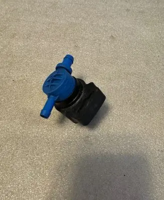 Mercedes-Benz S W221 Valve A0004769632 0004769632