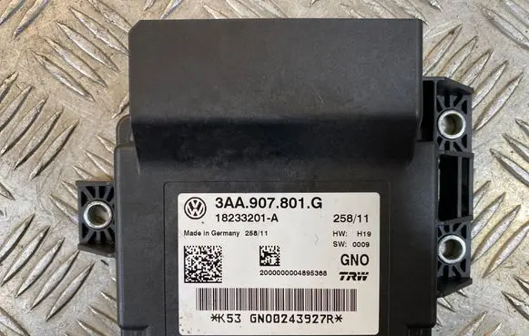 Volkswagen PASSAT B7 Hand brake control module 3AA907801G 18233201A KN00243927R