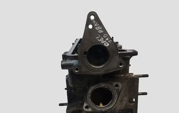 Opel Zafira B Engine head 55193091