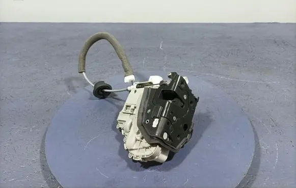 Audi Q5 SQ5 Front door lock 8X1837015B