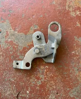 Volkswagen Golf VI Engine mounting bracket 03L103390
