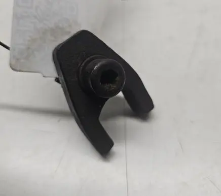 KIA Sorento Fuel Injector clamp holder