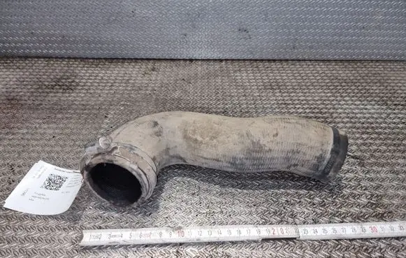 Coolant pipe/hose