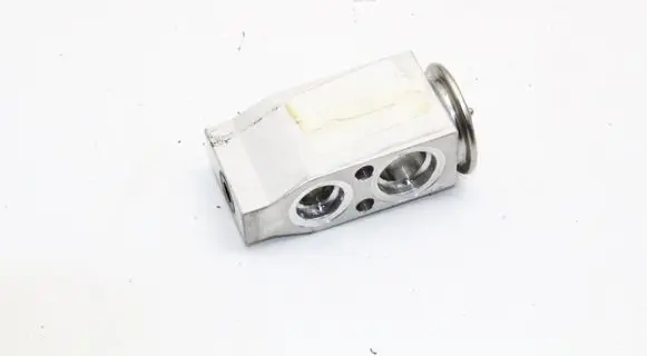 Nissan Qashqai J12 Air conditioning (A/C) expansion valve 922006GU0A
