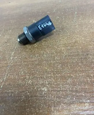 Fuel pressure sensor