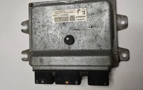 Nissan Qashqai Engine control unit/module MEC93370 MEC93370C17Y19