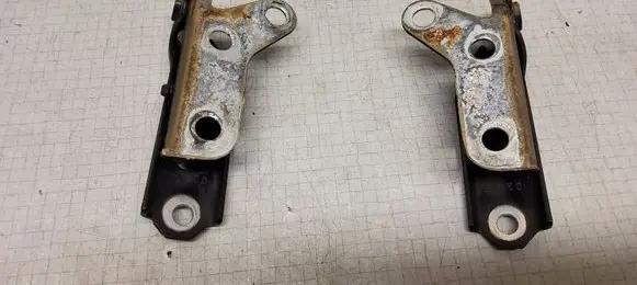 Volkswagen Polo IV 9N3 Engine bonnet/hood hinges 6Q0823302B 6Q0823301B