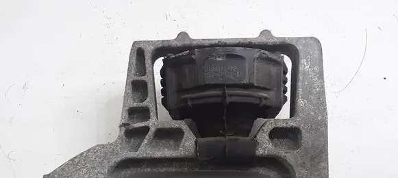Ford Focus Engine mount bracket 3M516F012BG