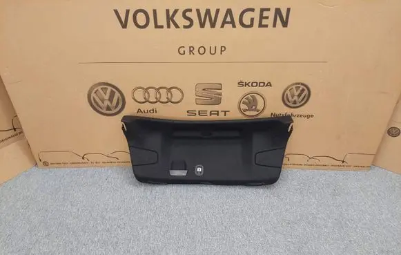 Audi A3 S3 8V Tailgate/boot cover trim set 8V5867975C 8V5867975CCA9