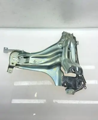 Battery bracket