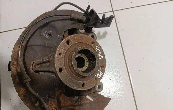 Peugeot 308 Front wheel hub P65