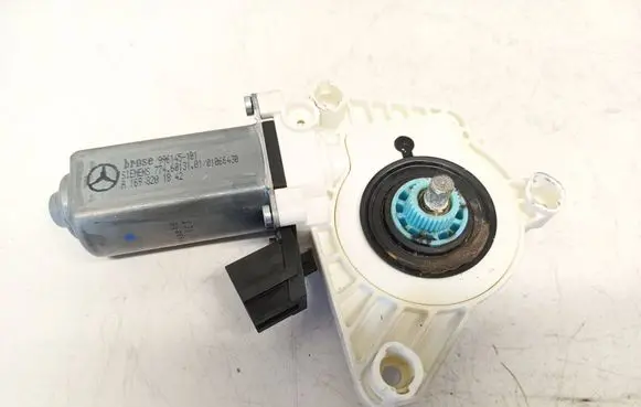 Mercedes-Benz A W169 Front door window regulator motor A1698201842 8812