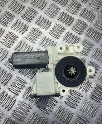 Toyota Avensis T250 Rear door window regulator with motor 8983005100 0130822031 094028