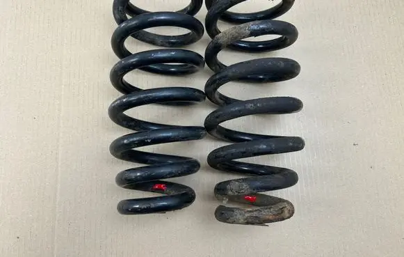 Mitsubishi L200 Front coil spring 