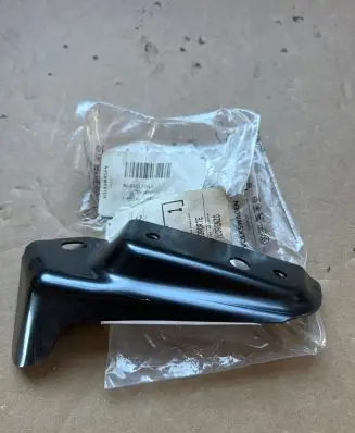 Audi Q7 4L Front bumper mounting bracket 4L0807053 DX52DZ140MB