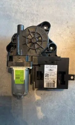 Ford Kuga I Front door window regulator motor 7M5T14B533AG