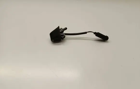 BMW 3 E90 E91 Windshield washer spray nozzle 8365385