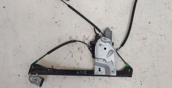 Volkswagen Polo Front door window regulator with motor 6N3959801