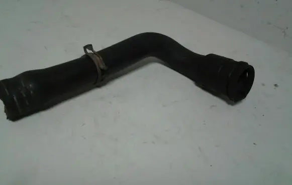 Volkswagen PASSAT B5.5 Engine coolant pipe/hose 8D0121101K