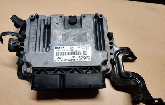 Hyundai i30 Engine control unit/module 0281019549 391112A940