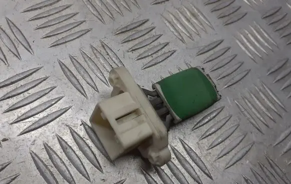 Ford Focus C-MAX Heater blower fan relay 