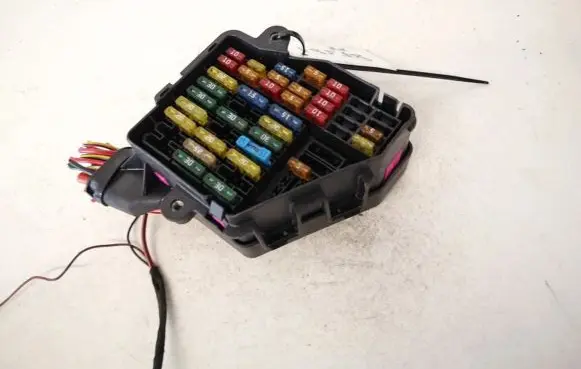 Audi A4 S4 B7 8E 8H Fuse box set