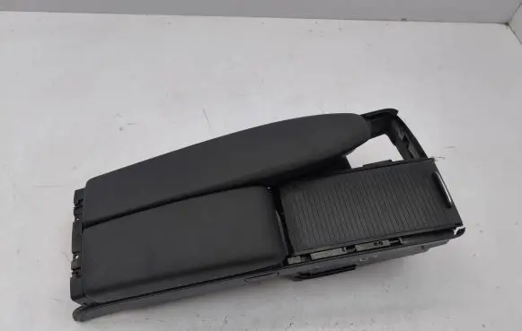 Mercedes-Benz C W204 Armrest A2046800639