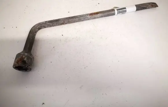 Toyota Corolla Verso AR10 Wheel nut wrench 