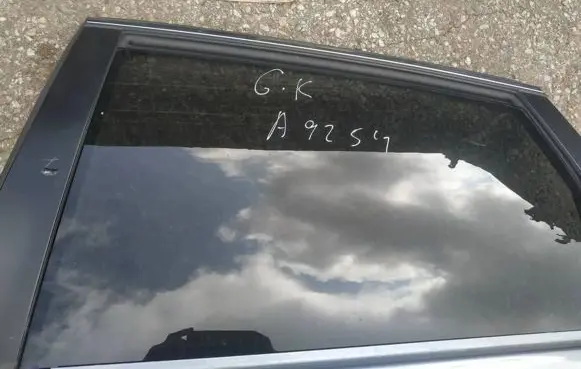 Honda CR-V Rear door window glass as3