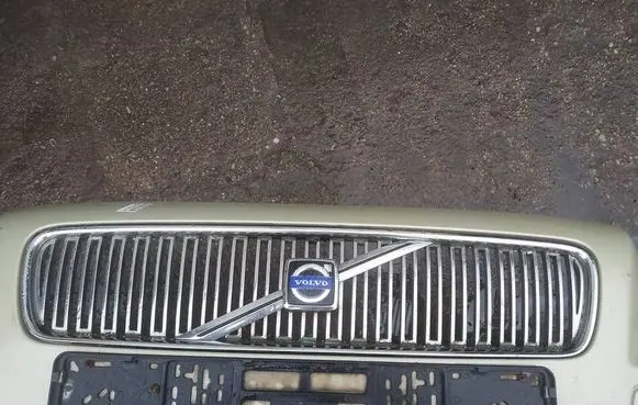 Volvo V50 Front grill