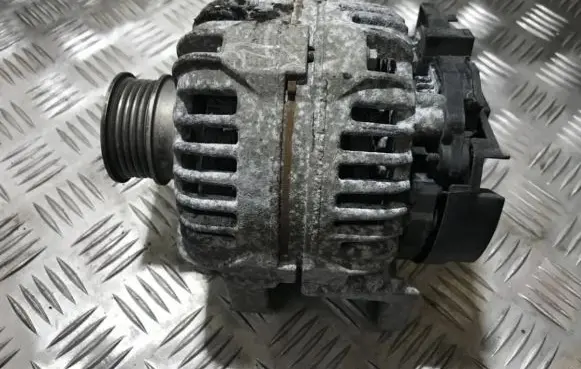 Opel Zafira B Generator/alternator 0124425020 5556067