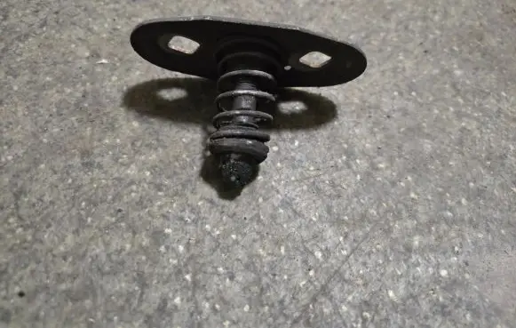 BMW 5 E39 Engine bonnet (hood) release handle 8176594
