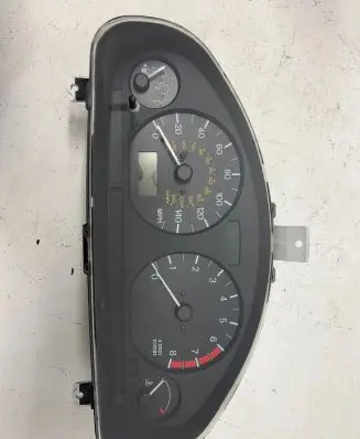 Mitsubishi Carisma Speedometer (instrument cluster) MR915791 0P0325104