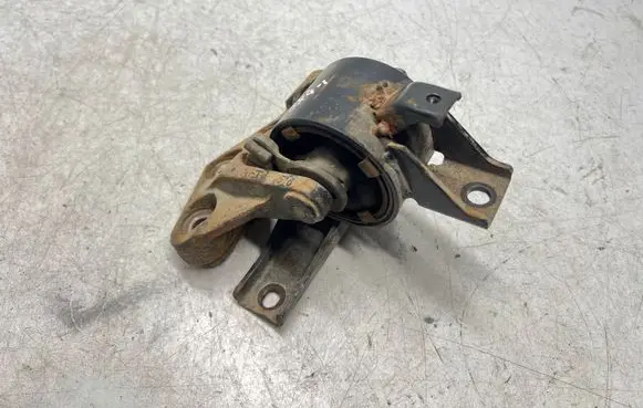 Suzuki SX4 Engine mount bracket 1164179J5