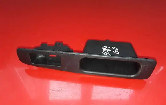 Nissan Qashqai Electric window control switch 82950JD000
