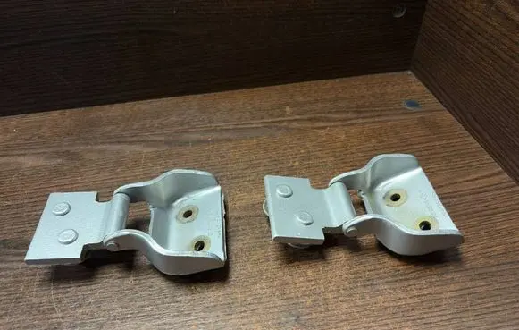 Opel Vivaro Loading door hinge set 352165J