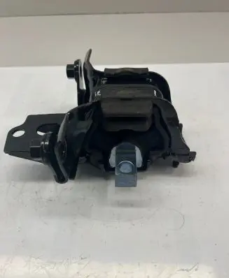 Volkswagen Polo V 6R Engine mount bracket 6R0199555