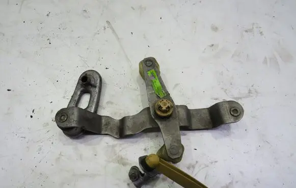 Opel Corsa E Gear selector/shifter in gearbox GMAUTO4574097