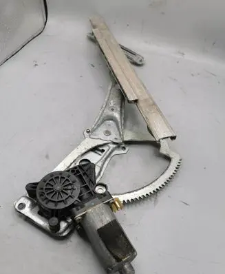Mercedes-Benz E W210 Front door window regulator with motor 0130821670
