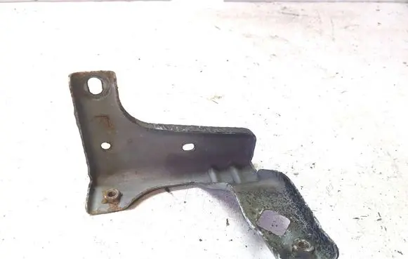 Mazda 5 Fender mounting bracket 
