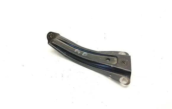 Fender mounting bracket