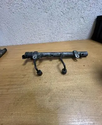Mercedes-Benz C W203 Fuel main line pipe A6110780449 0281002494