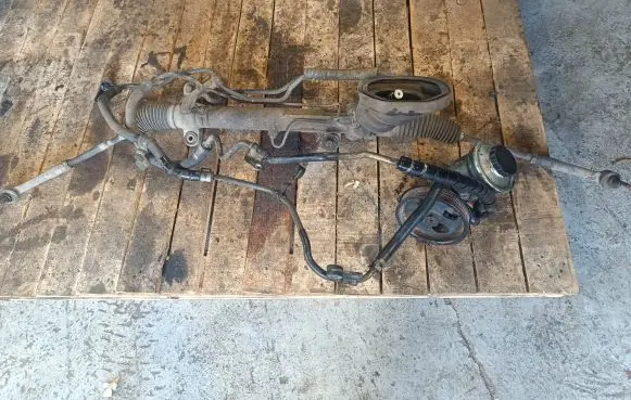 Toyota Corolla Verso E121 Steering rack