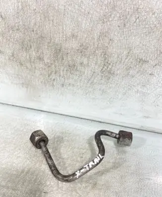 Nissan X-Trail T31 Fuel injector supply line/pipe 