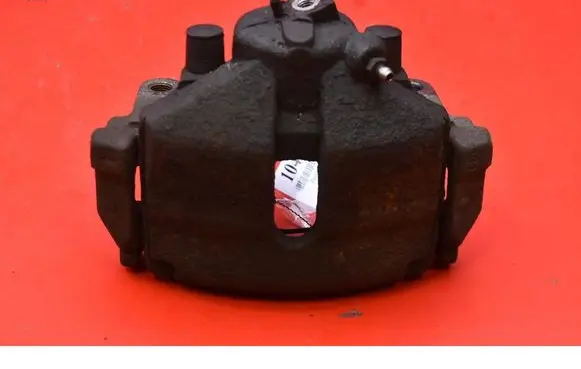 Volkswagen PASSAT CC Front brake caliper 